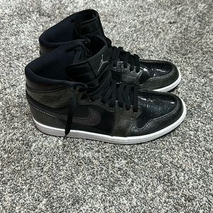Jordan 1 Retro Black Patent Men’s